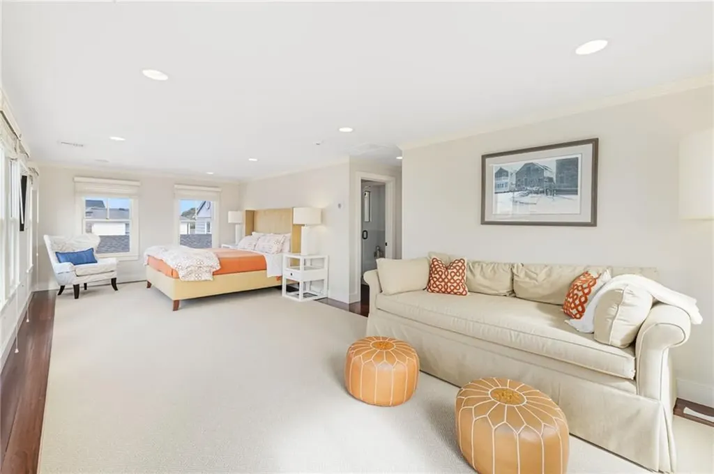 44 Tuckerman Avenue Middletown RI 02842