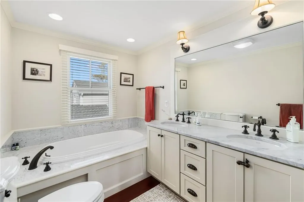44 Tuckerman Avenue Middletown RI 02842