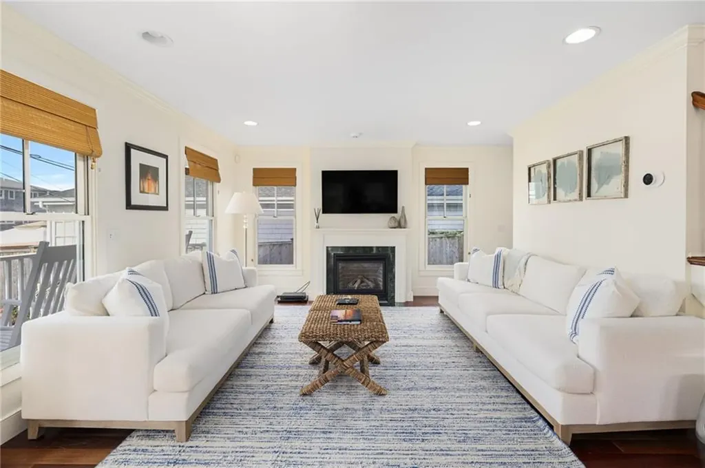 44 Tuckerman Avenue Middletown RI 02842