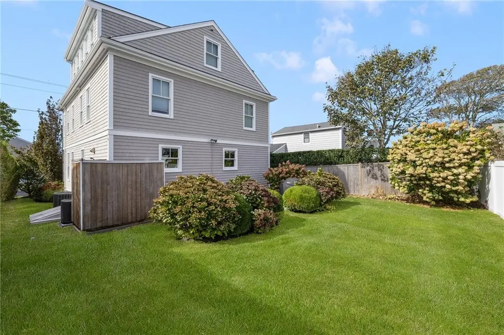 44 Tuckerman Avenue Middletown RI 02842