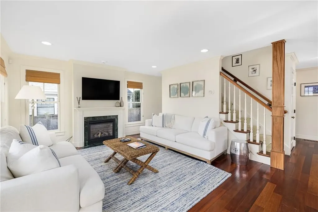44 Tuckerman Avenue Middletown RI 02842