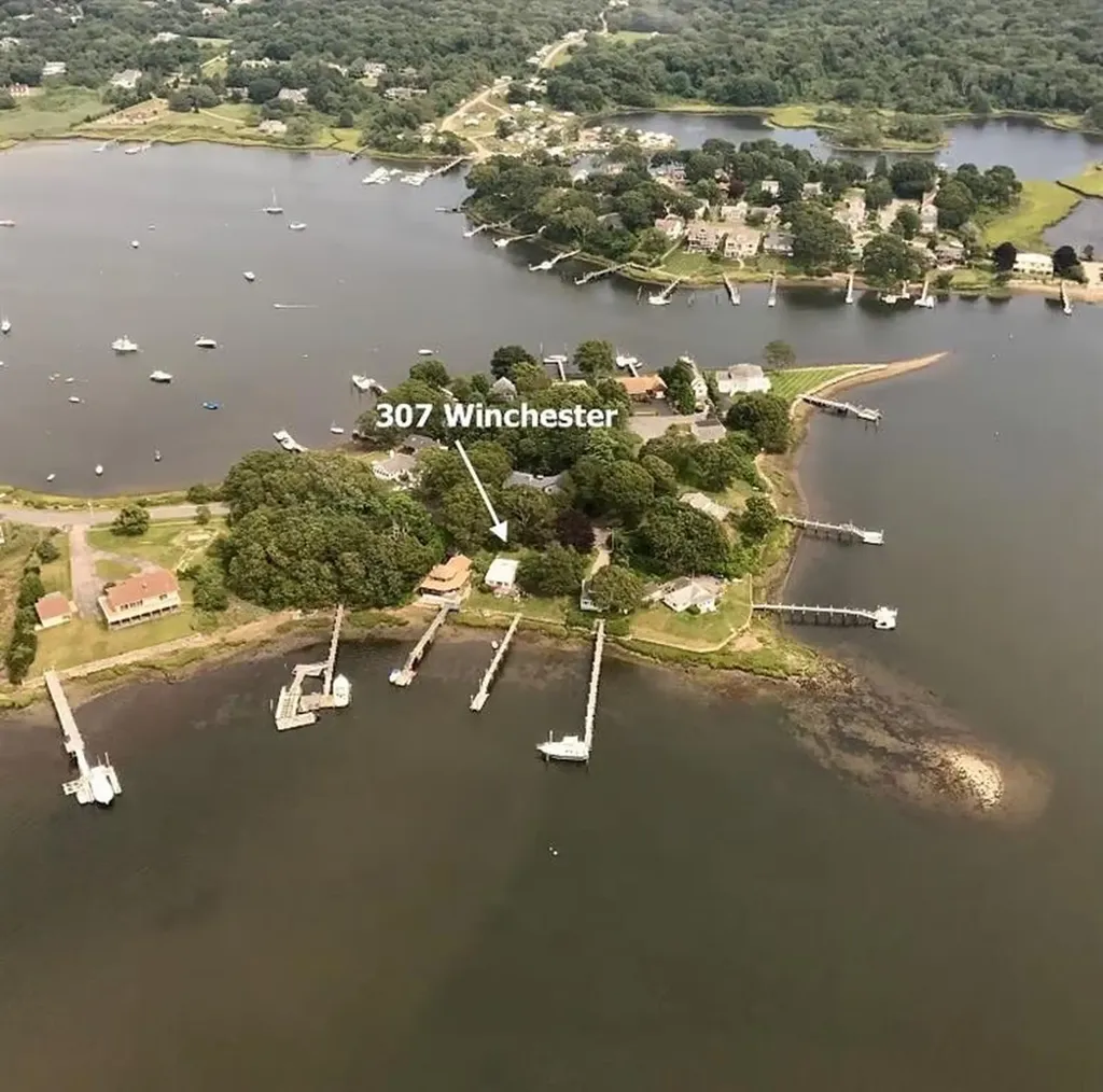 307 Winchester Drive South Kingstown RI 02879