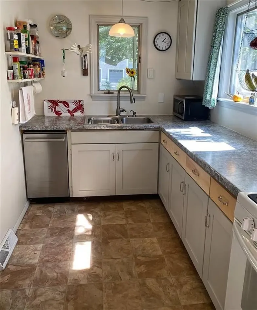 307 Winchester Drive South Kingstown RI 02879