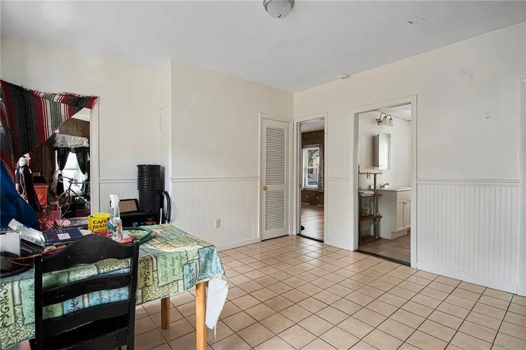 7 Cleveland Avenue Cranston RI 02920