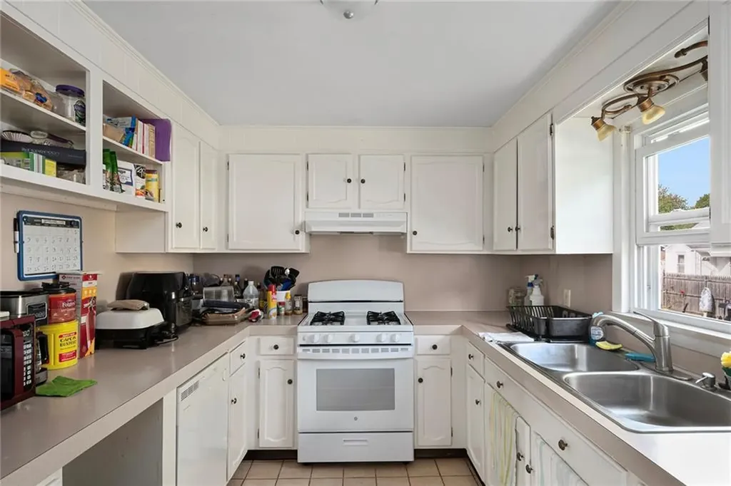 7 Cleveland Avenue Cranston RI 02920