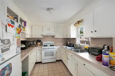 7 Cleveland Avenue Cranston RI 02920