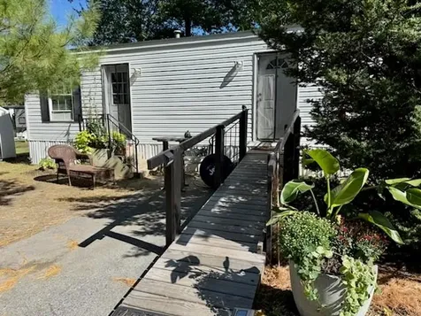 521 Forest Park Middletown RI 02842