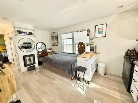 521 Forest Park Middletown RI 02842