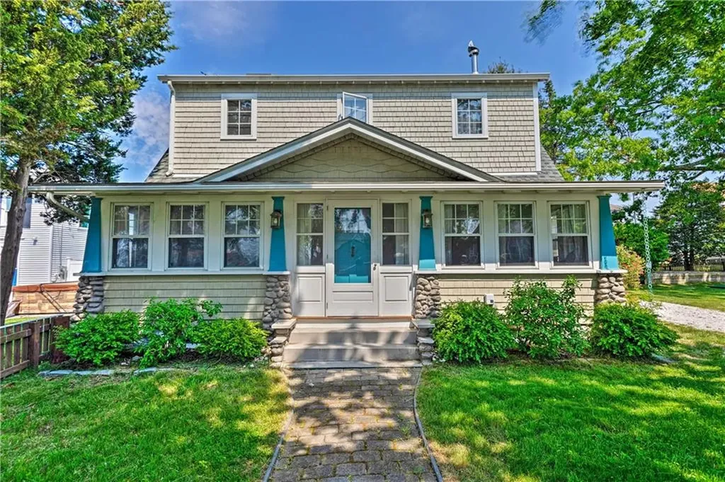 129 Dighton Avenue Portsmouth RI 02871