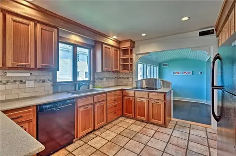 129 Dighton Avenue Portsmouth RI 02871