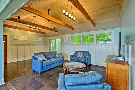 129 Dighton Avenue Portsmouth RI 02871