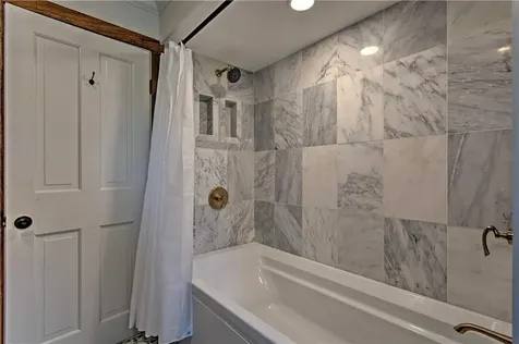 129 Dighton Avenue Portsmouth RI 02871