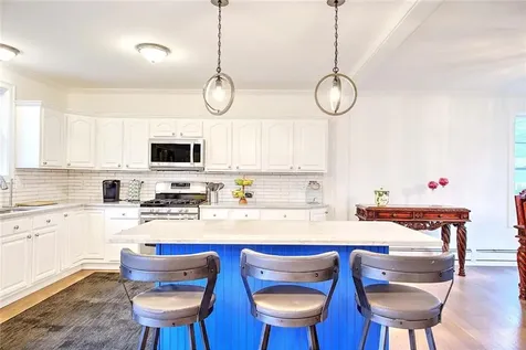 29 Lake Avenue Barrington RI 02806