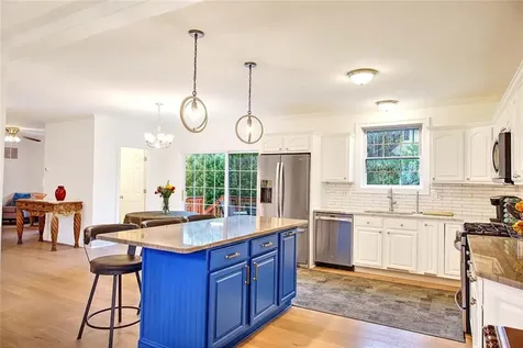 29 Lake Avenue Barrington RI 02806