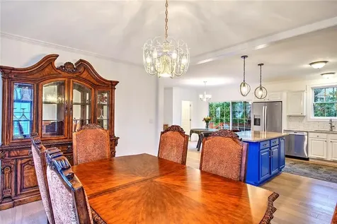 29 Lake Avenue Barrington RI 02806