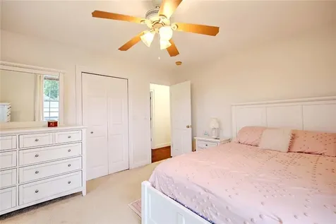 29 Lake Avenue Barrington RI 02806