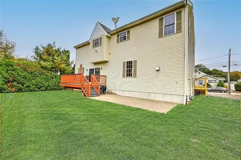 29 Lake Avenue Barrington RI 02806