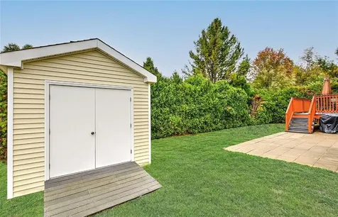 29 Lake Avenue Barrington RI 02806