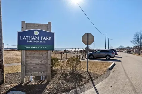 29 Lake Avenue Barrington RI 02806