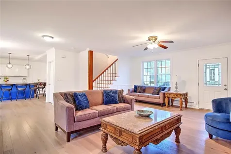 29 Lake Avenue Barrington RI 02806