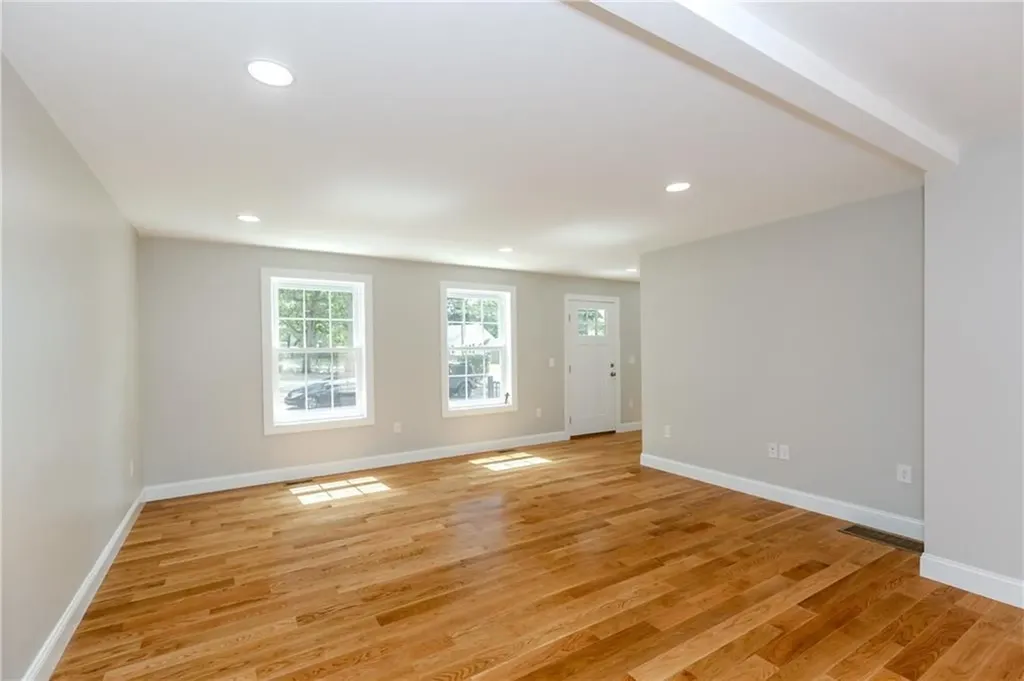 325 Inez Avenue Warwick RI 02886