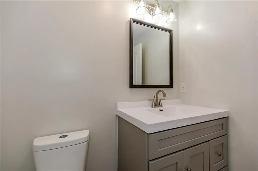 325 Inez Avenue Warwick RI 02886