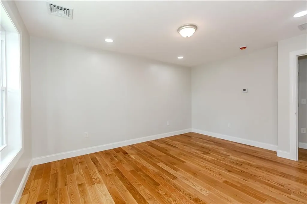 325 Inez Avenue Warwick RI 02886