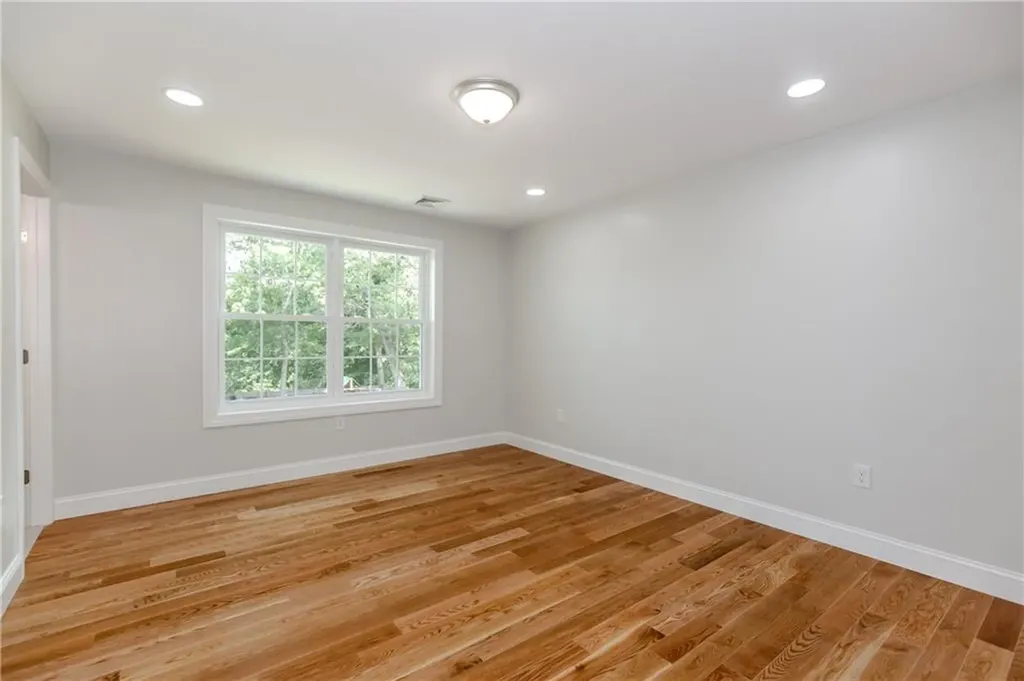 325 Inez Avenue Warwick RI 02886