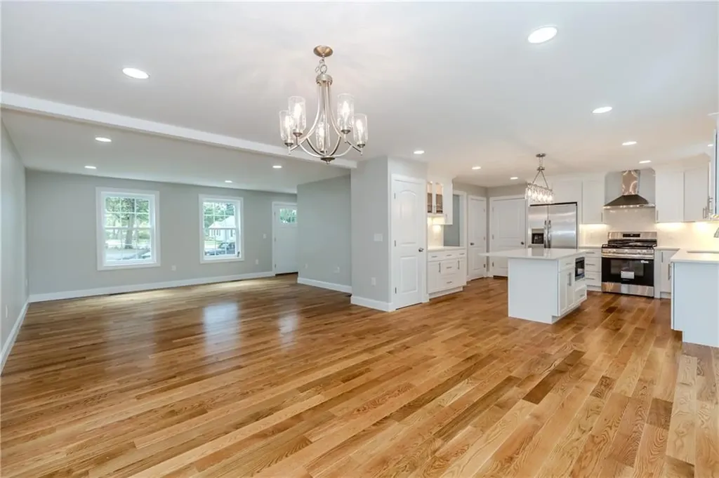 325 Inez Avenue Warwick RI 02886