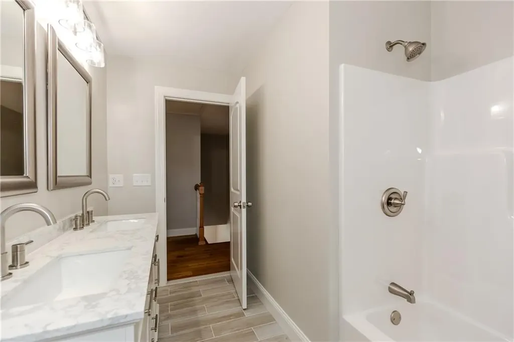 325 Inez Avenue Warwick RI 02886