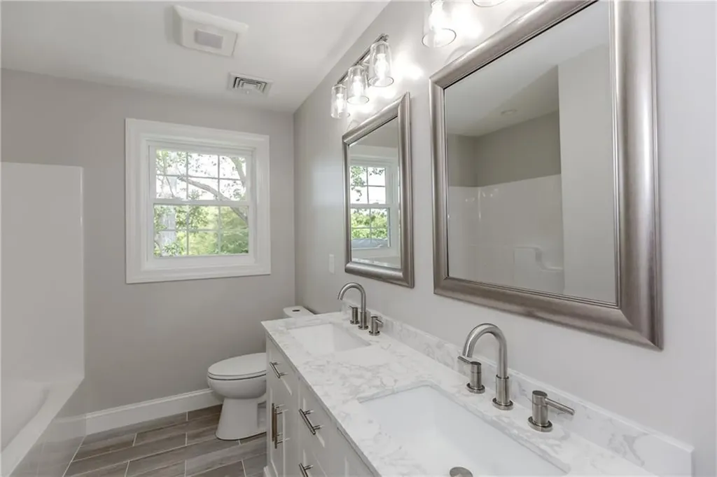 325 Inez Avenue Warwick RI 02886