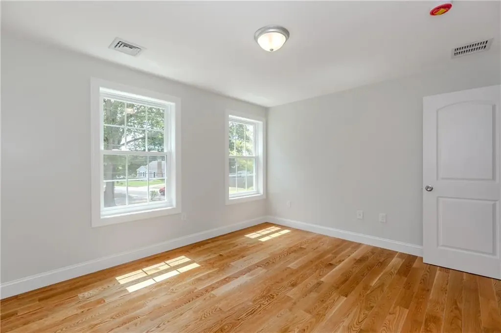 325 Inez Avenue Warwick RI 02886