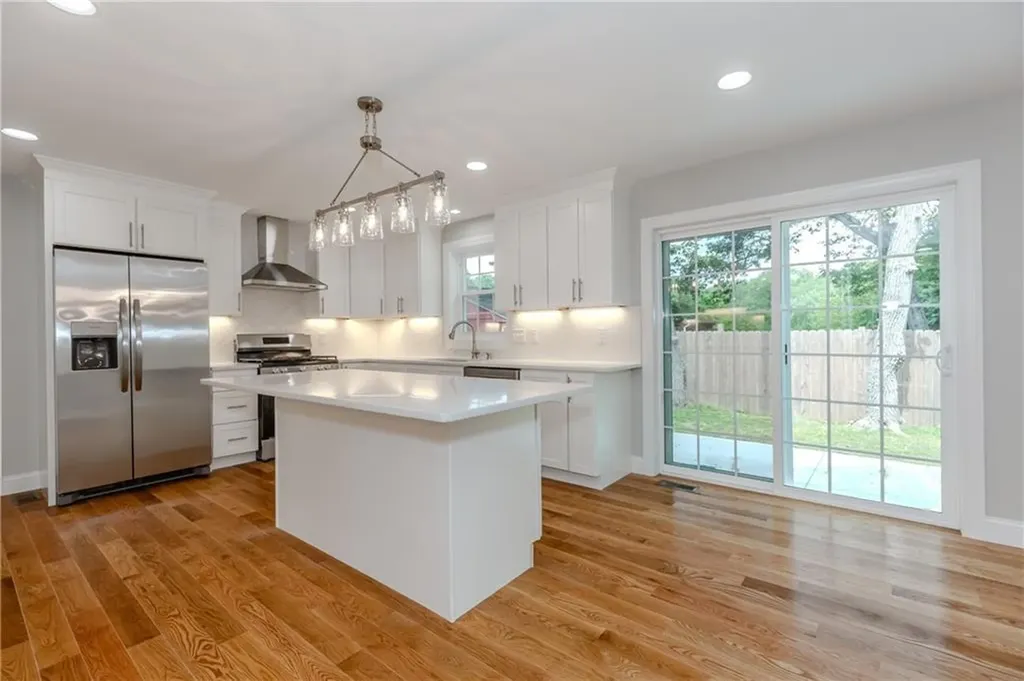 325 Inez Avenue Warwick RI 02886