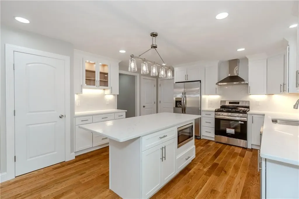 325 Inez Avenue Warwick RI 02886