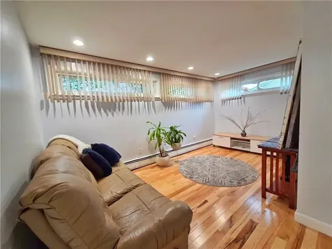 141 Glen Ridge Road Cranston RI 02920