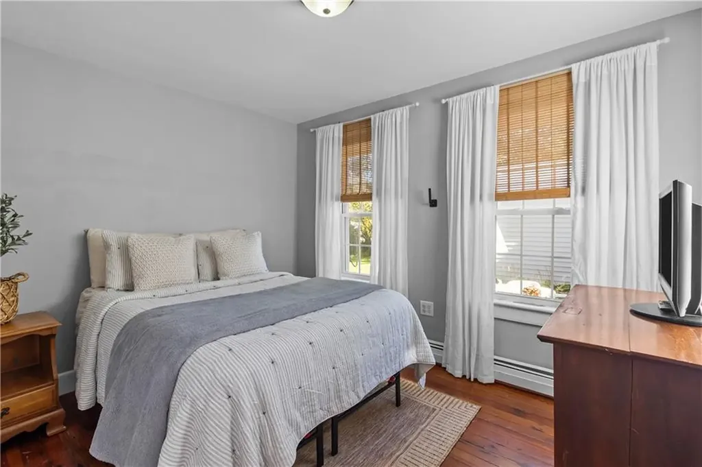 342 Warwick Neck Avenue Warwick RI 02889