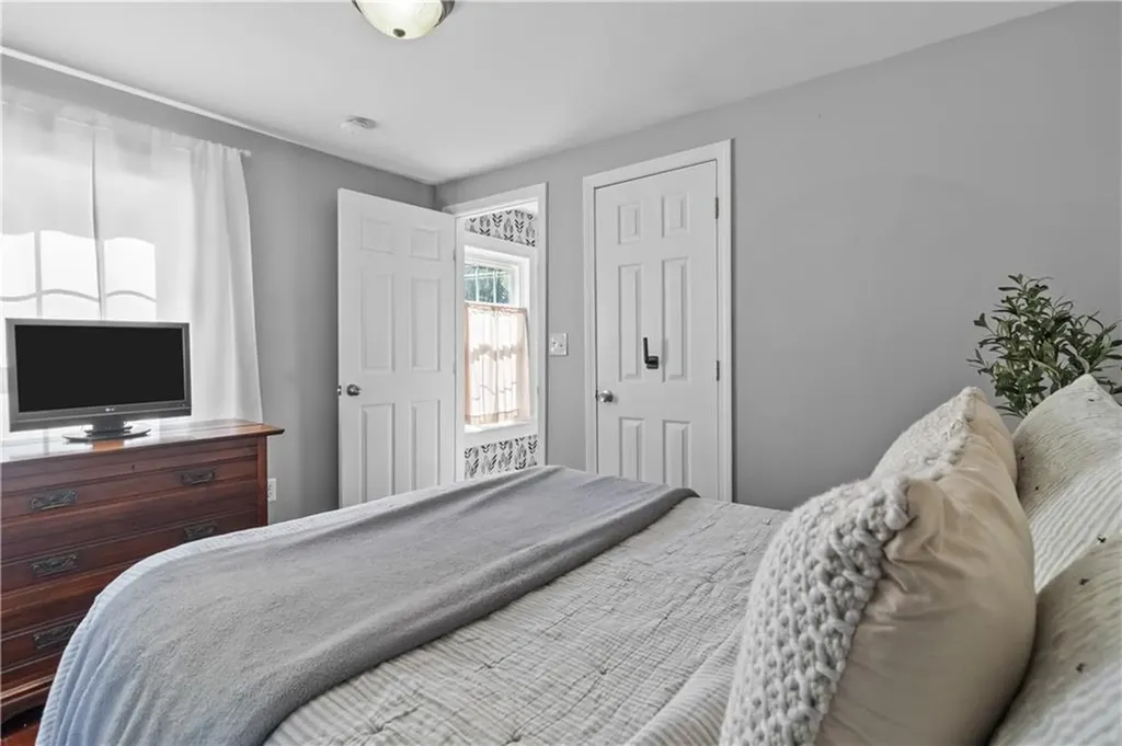 342 Warwick Neck Avenue Warwick RI 02889