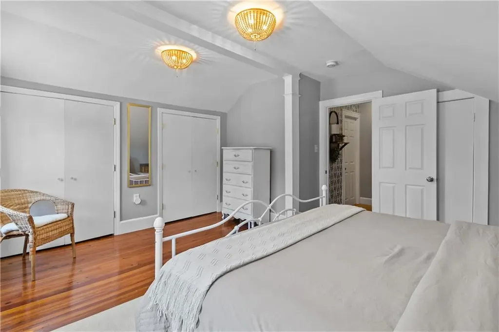 342 Warwick Neck Avenue Warwick RI 02889