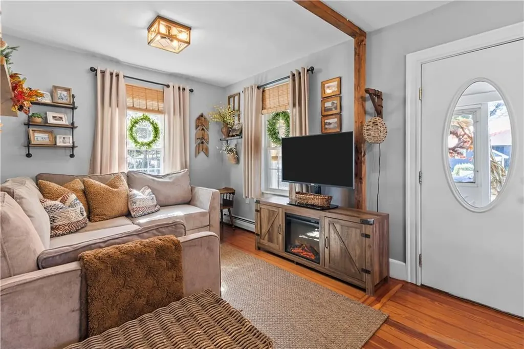 342 Warwick Neck Avenue Warwick RI 02889