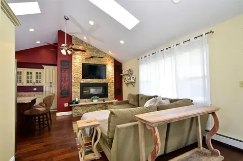 62 Reposa Square Portsmouth RI 02871