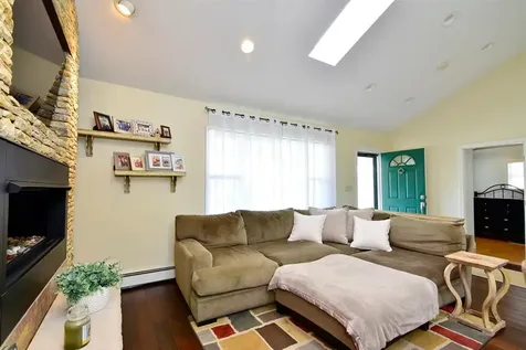 62 Reposa Square Portsmouth RI 02871