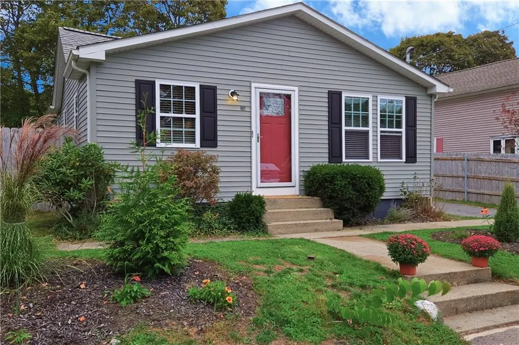 319 Arlington Avenue Warwick RI 02889