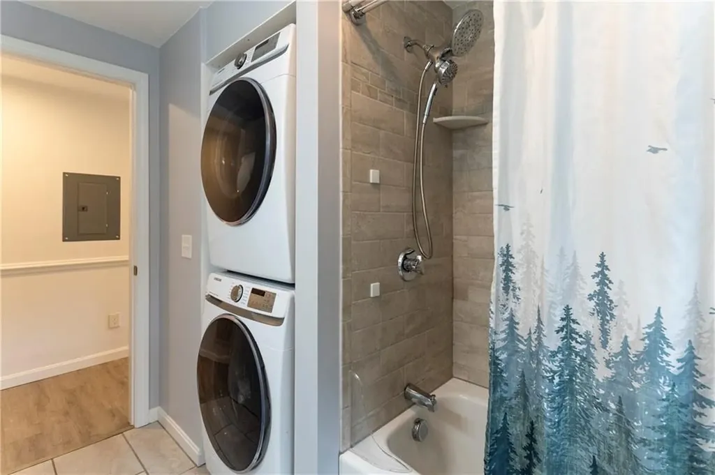 319 Arlington Avenue Warwick RI 02889