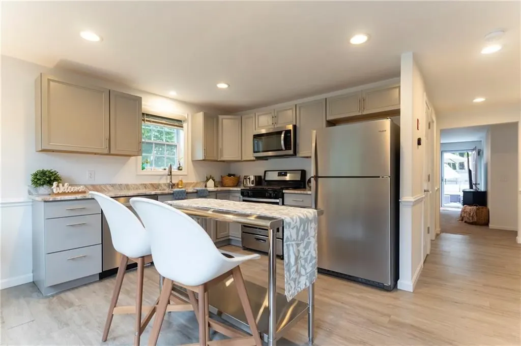 319 Arlington Avenue Warwick RI 02889