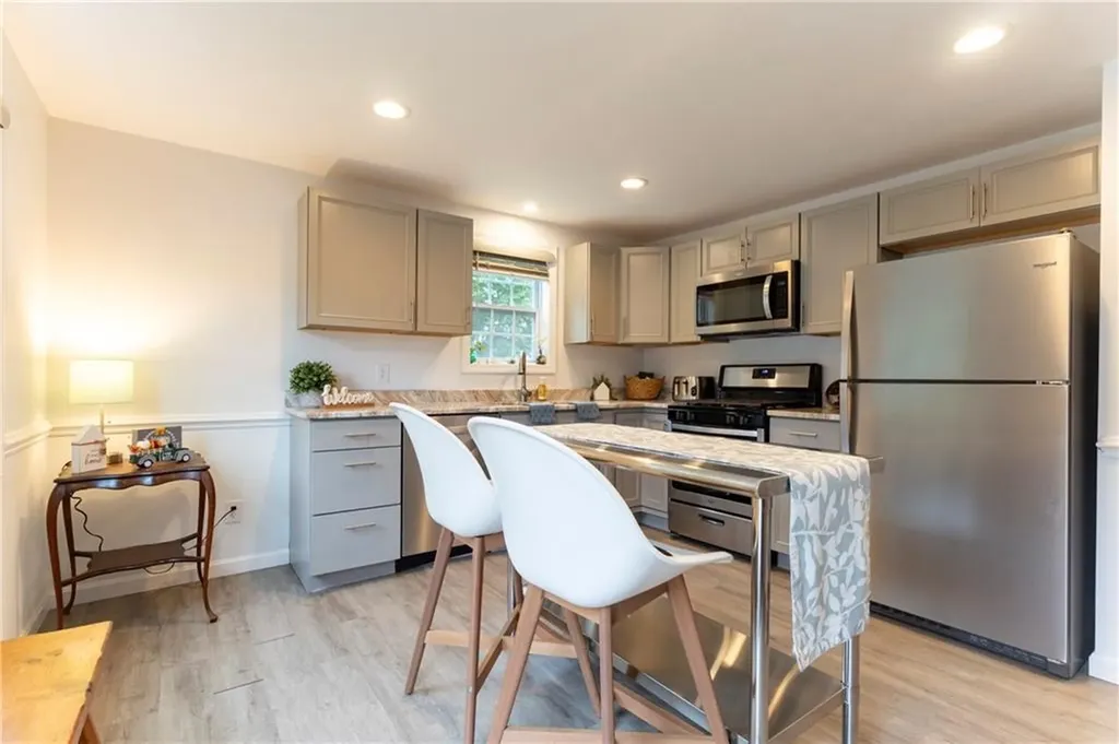 319 Arlington Avenue Warwick RI 02889