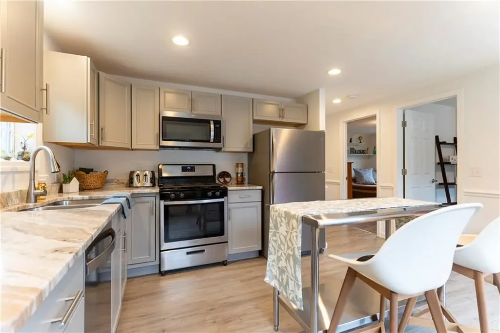 319 Arlington Avenue Warwick RI 02889