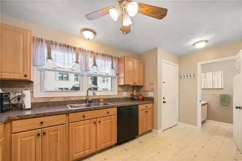 1603 Plainfield Pike Johnston RI 02919