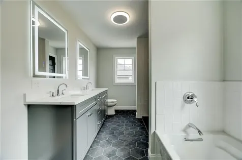 212 Street Louis Avenue Woonsocket RI 02895