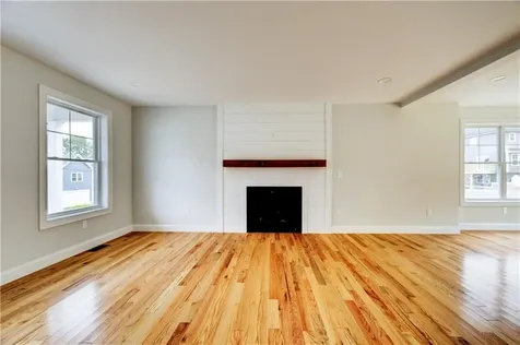 212 Street Louis Avenue Woonsocket RI 02895