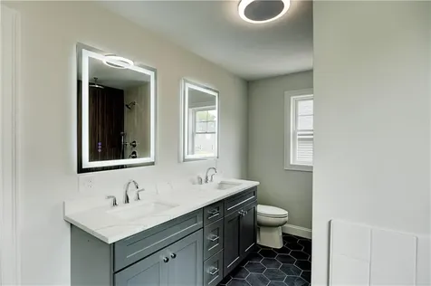 212 Street Louis Avenue Woonsocket RI 02895